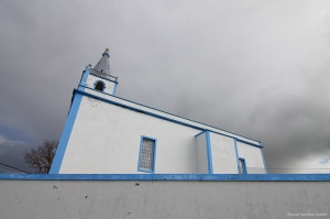 Blanco, gris y un toque de azul