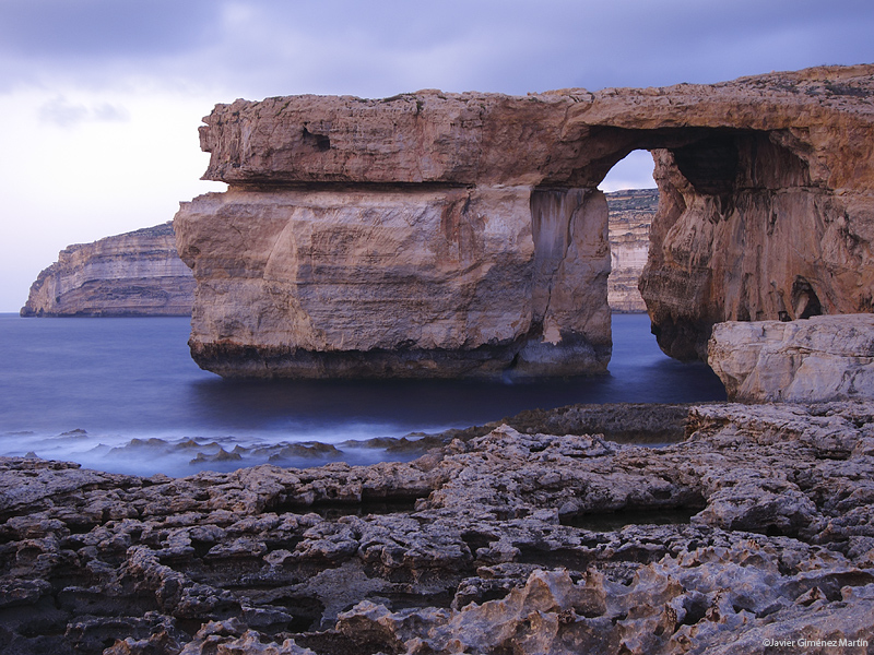 El arco de Dwerja Bay